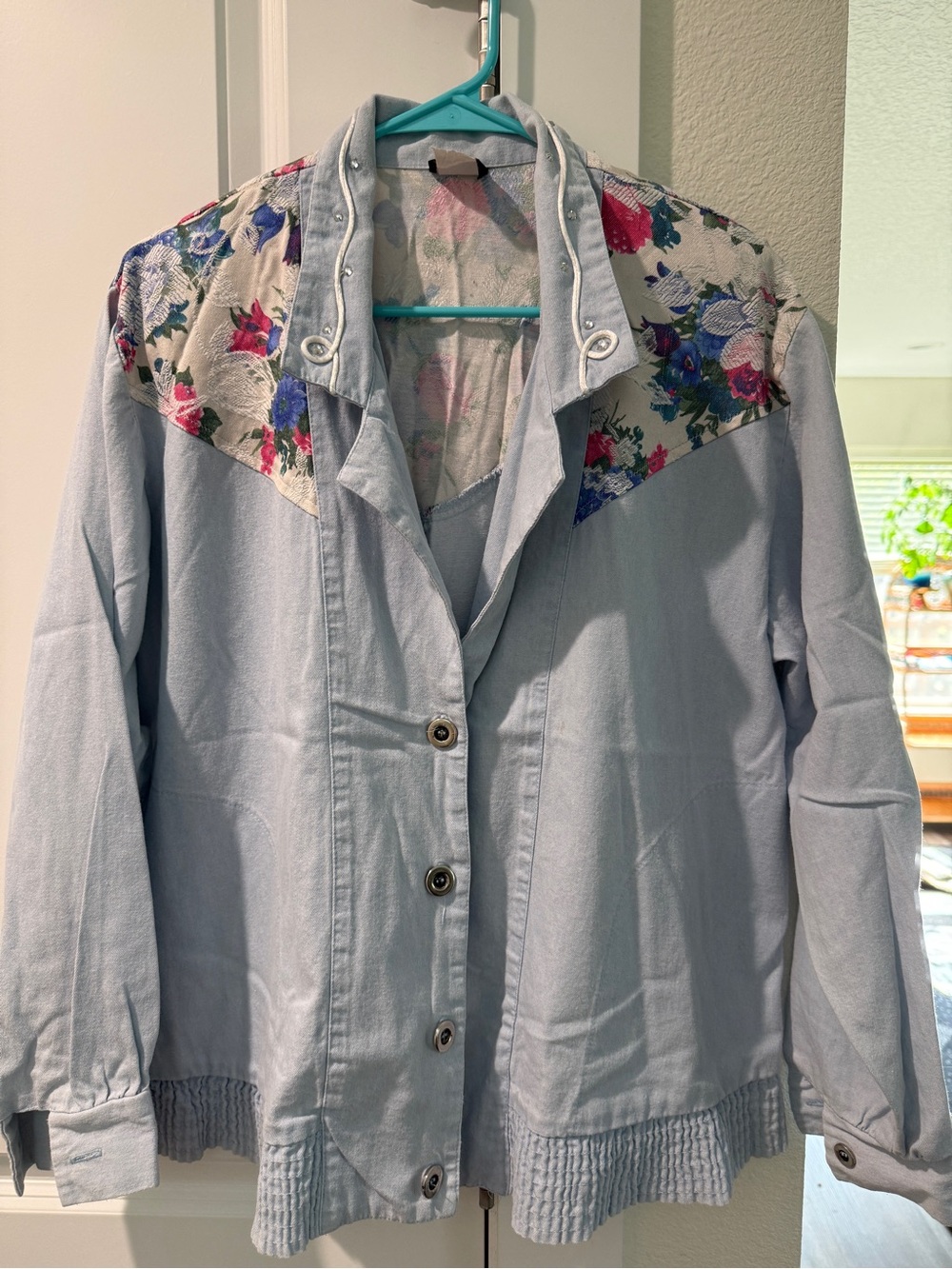 Vintage 1980’s- Light Blue Floral Pattern Button Front Jacketed